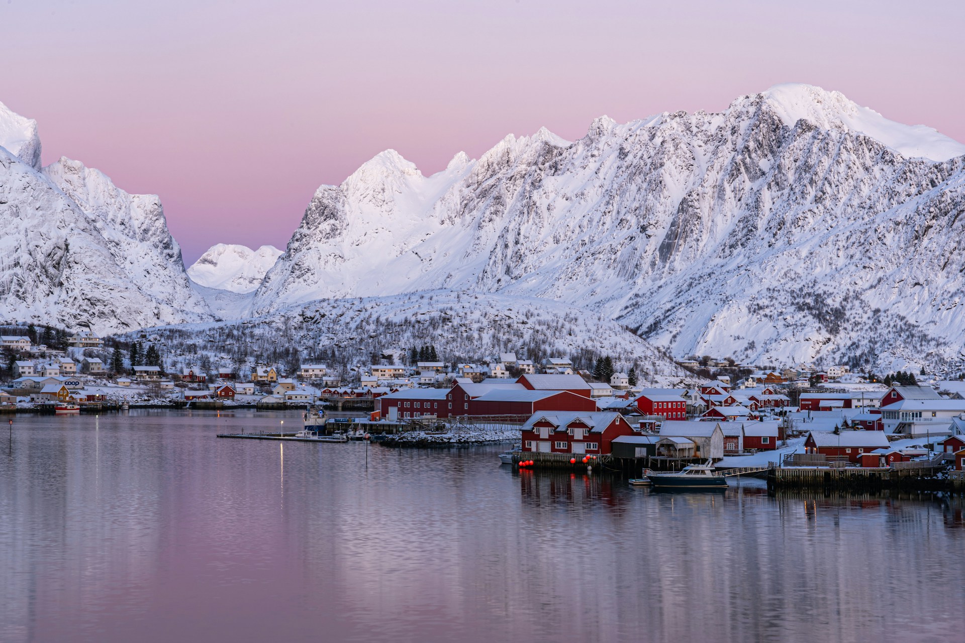 lofoten skiing